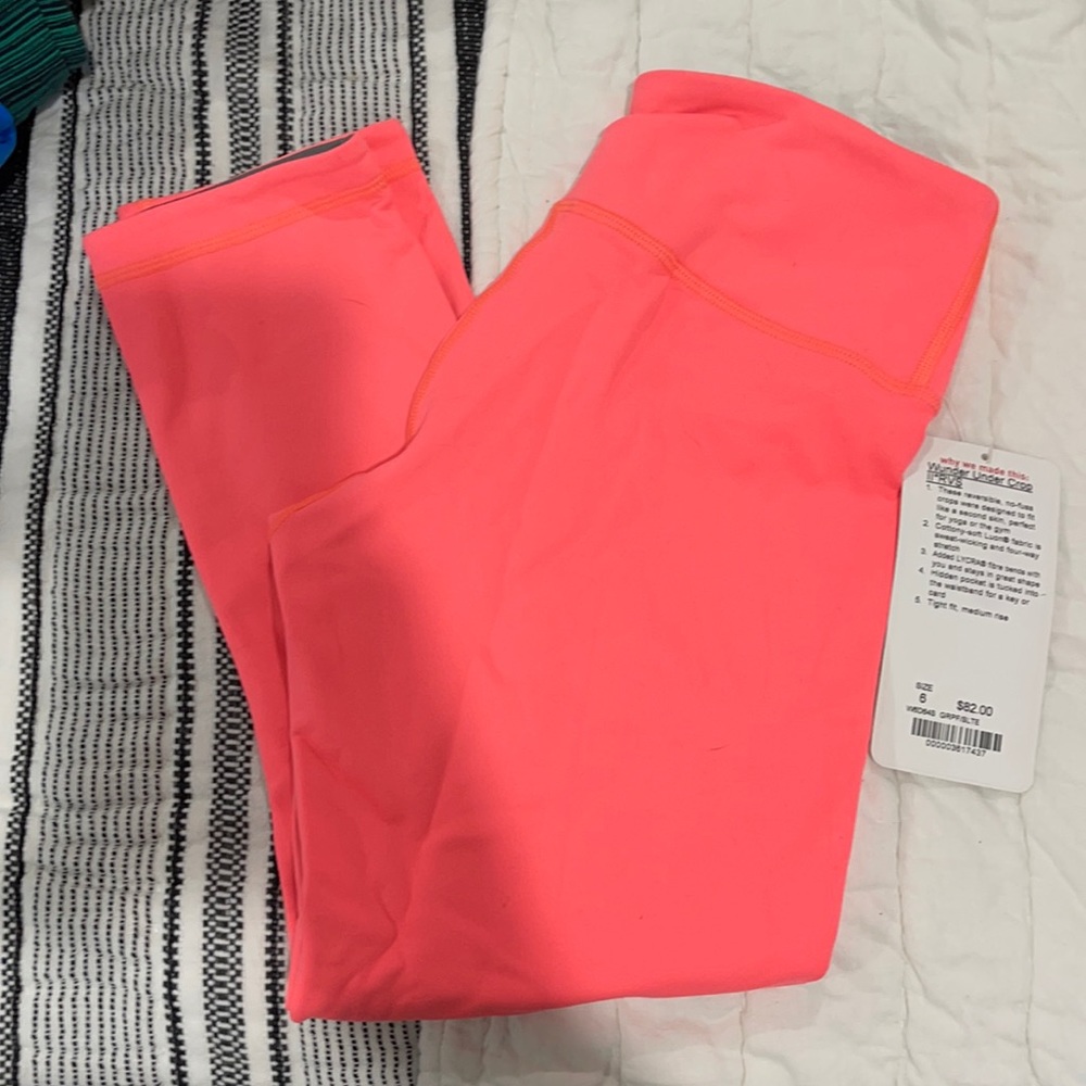 NWT reversible wunder under crop lululemon